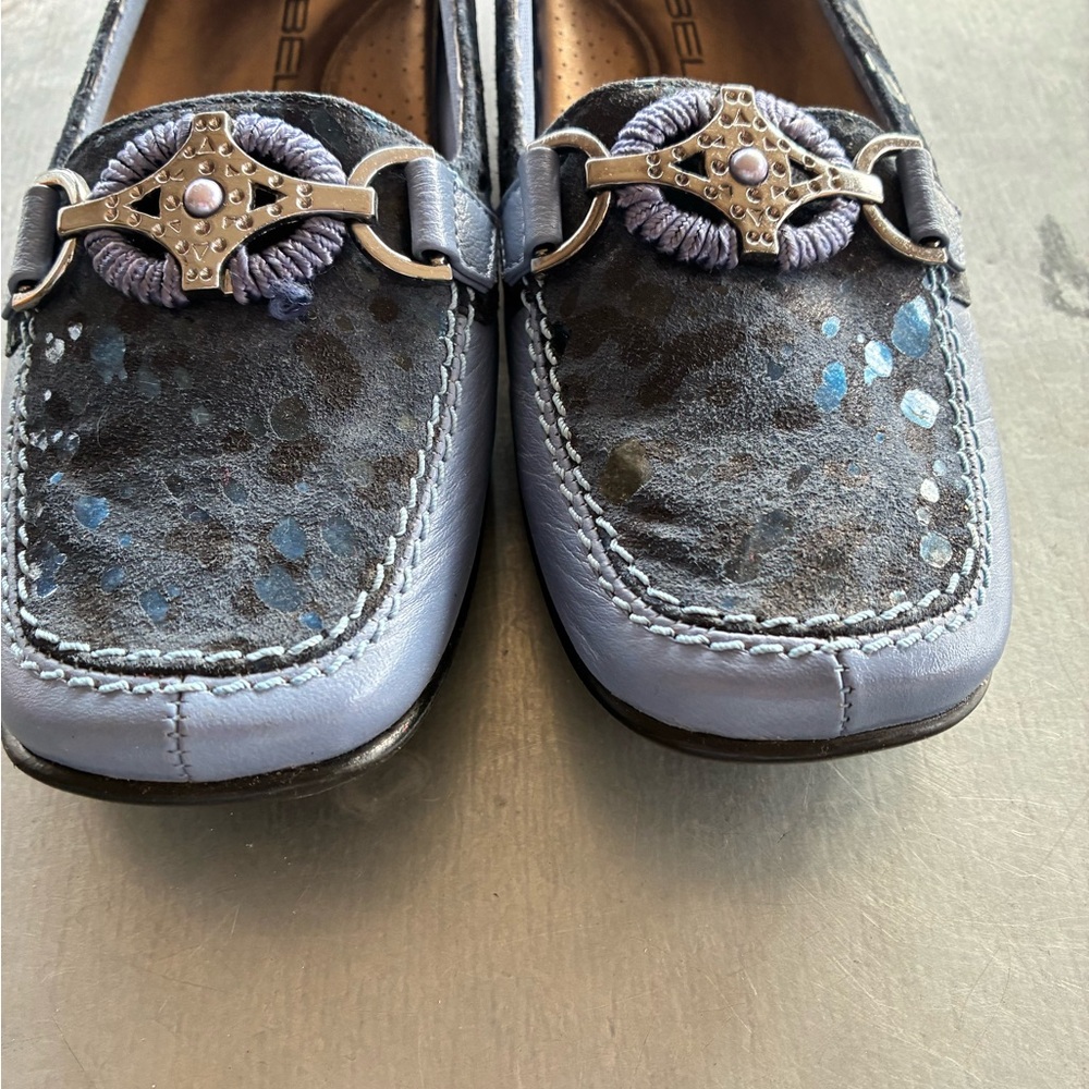 Bellini Women's Ornate Blue Suede Loafers SZ 7 - Picture 5 of 12